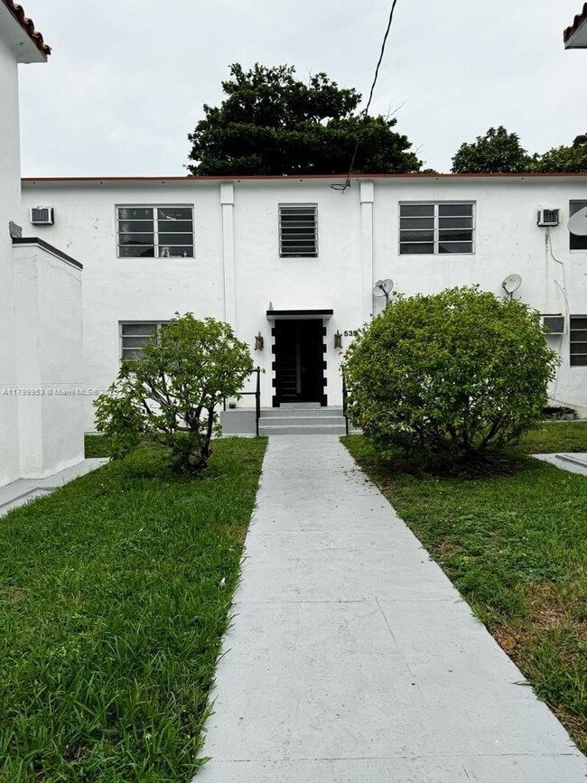 Building Photo - 541 SW 7th St