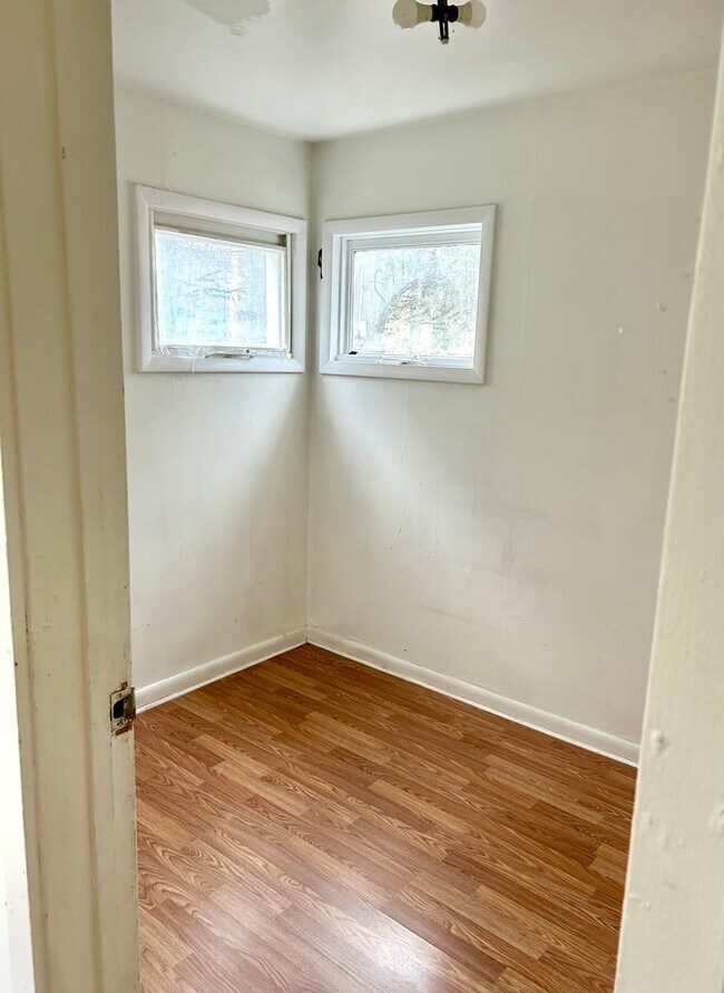 Building Photo - 155 Glenwood Ave