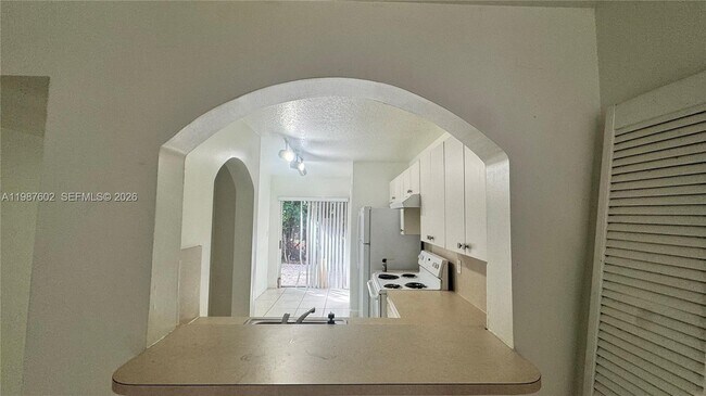 Building Photo - 1260 SE 31st Ct