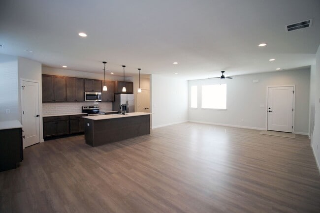 Building Photo - 2324 Lovie Ln