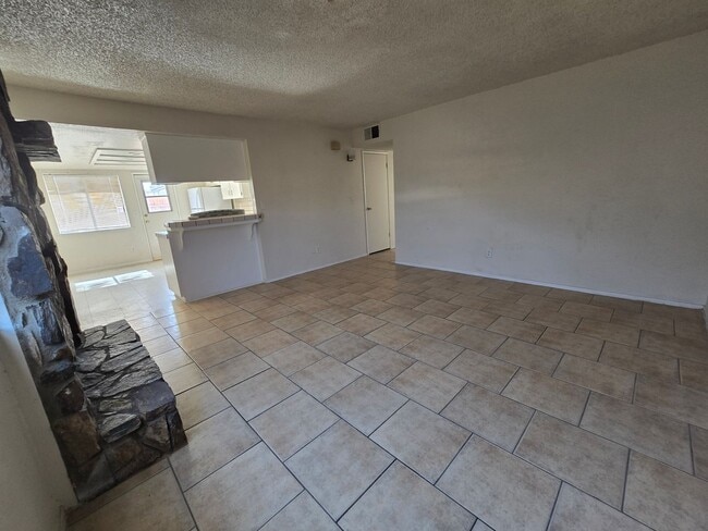 Building Photo - Place 920 W Alene Ave