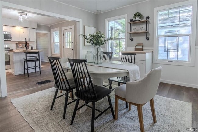 Building Photo - 406 Stone St