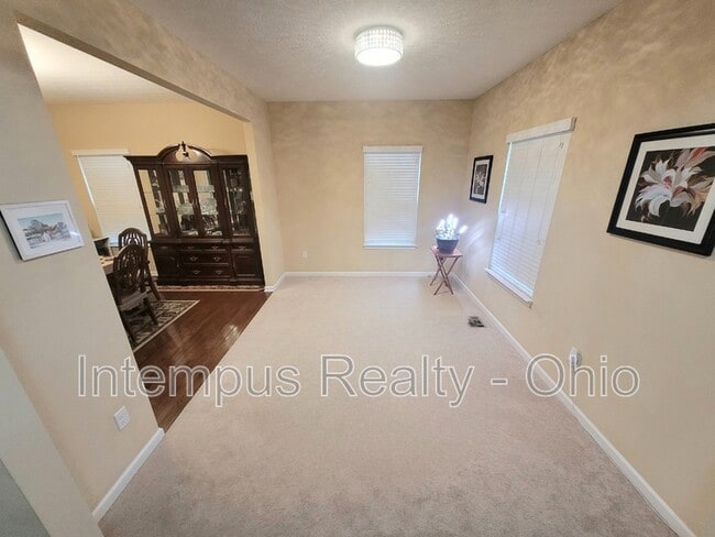 Building Photo - 6130 Brandon Dr