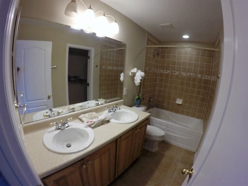 Building Photo - Avalon Park Spacious two story townhome