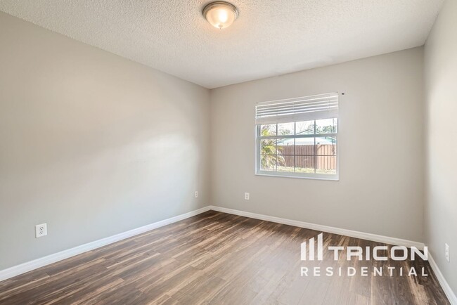 Building Photo - 1207 Adeleide Ct