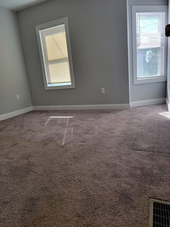 Building Photo - 946 Warren Ave