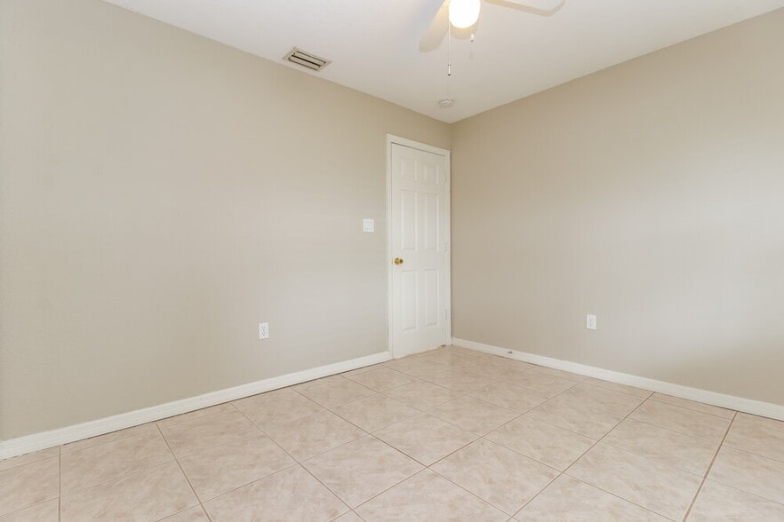 Building Photo - 239 Allworthy St