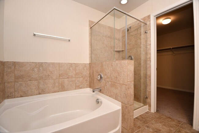 Building Photo - 20023 Linden Spruce Ln