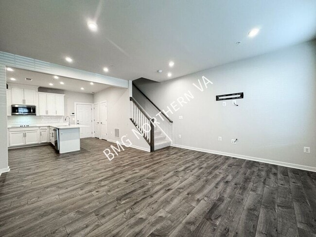 Building Photo - 206 Park Central Ter