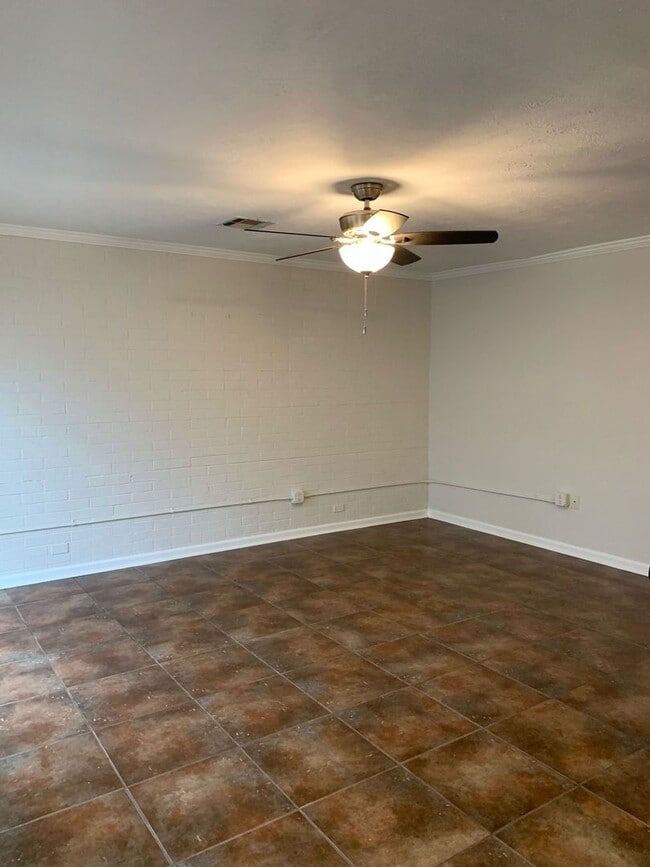 Building Photo - 305 Woodruff