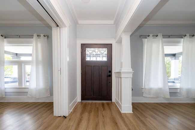 Building Photo - Fully Renovated Craftsman Home, 3-Bedroom,...