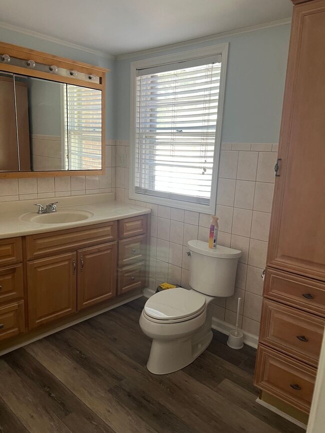 Building Photo - 1 Bedroom Apartment For Rent