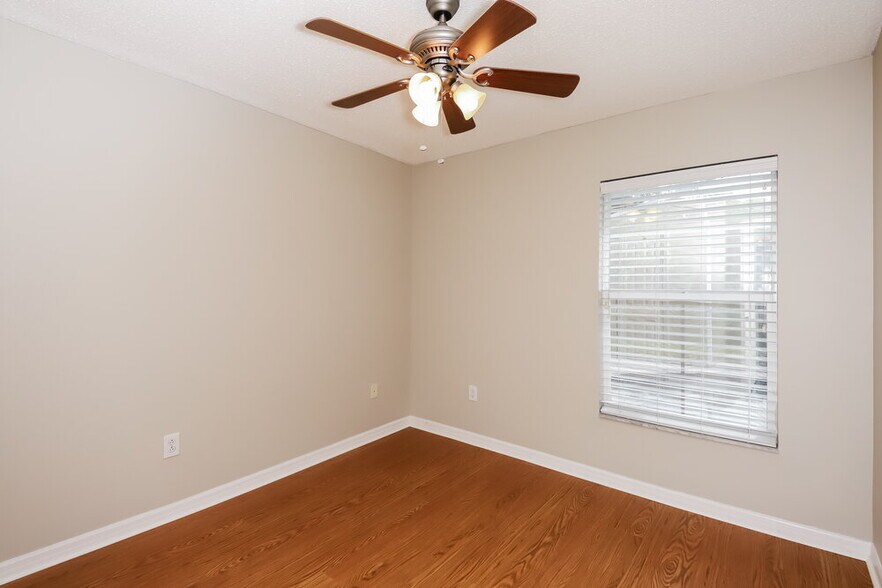Building Photo - 6646 Summer Cove Dr