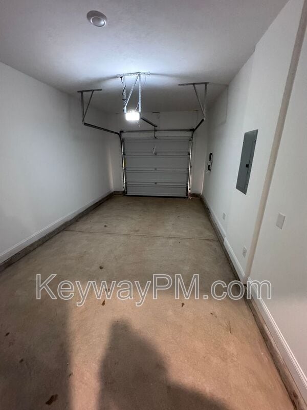 Building Photo - 2106 Denmark Ave SE