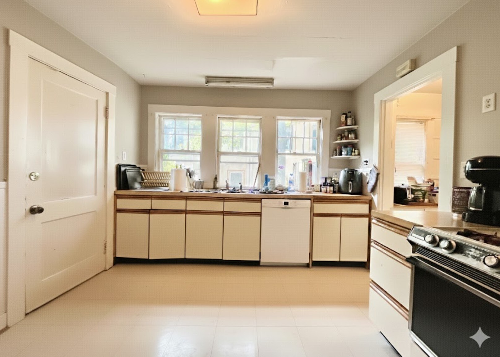 Building Photo - 35 Matchett St