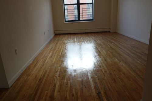 Primary Photo - 431 E 136th St