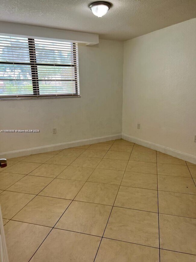 Building Photo - 3601 SW 117th Ave