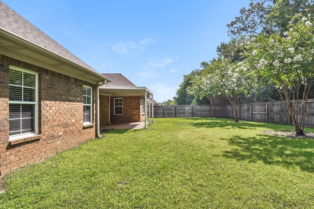 Building Photo - 2639 Cherry Tree Dr