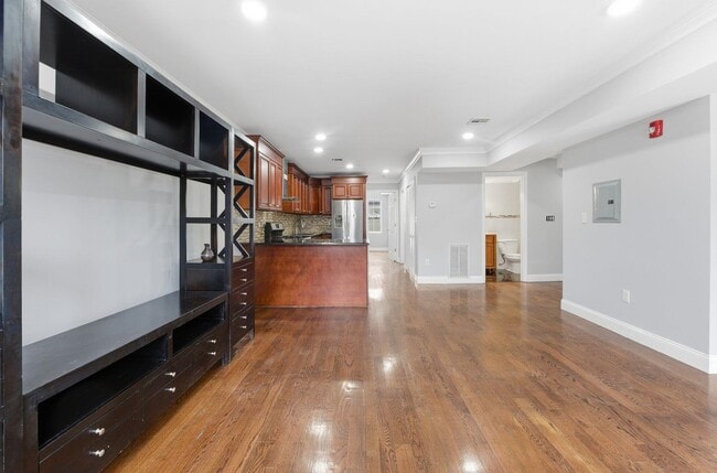 Building Photo - 168 New York Ave