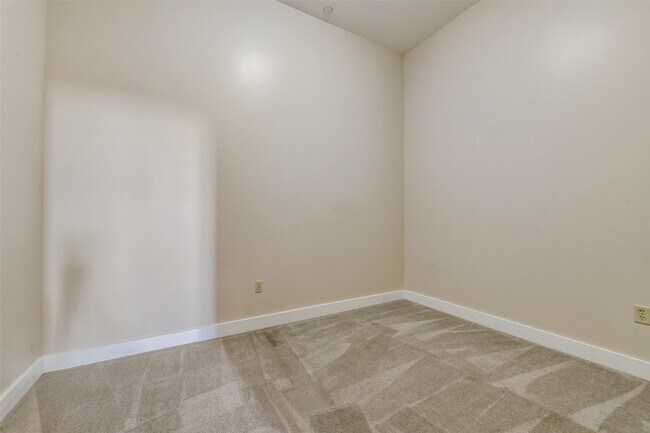 Building Photo - 2309 Harborside Dr