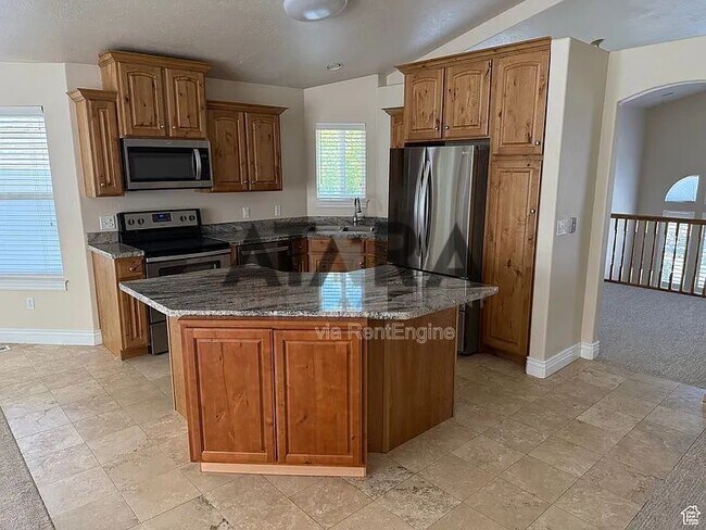 Building Photo - 941 Fremont Rd