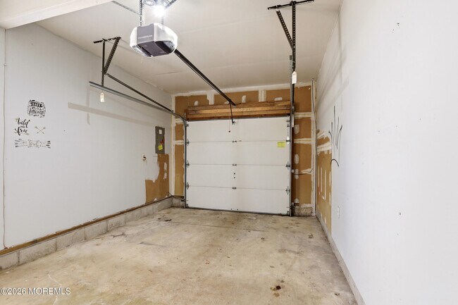 Building Photo - 19 Oak Leaf Dr