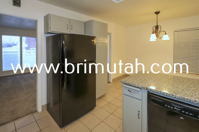 Building Photo - 3671 S 2245 E