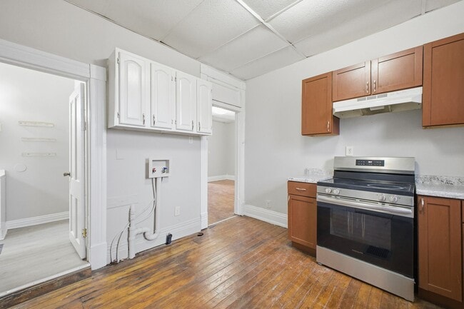 Building Photo - Charming 2-Bedroom, 1-Bath Home with Recent Updates!