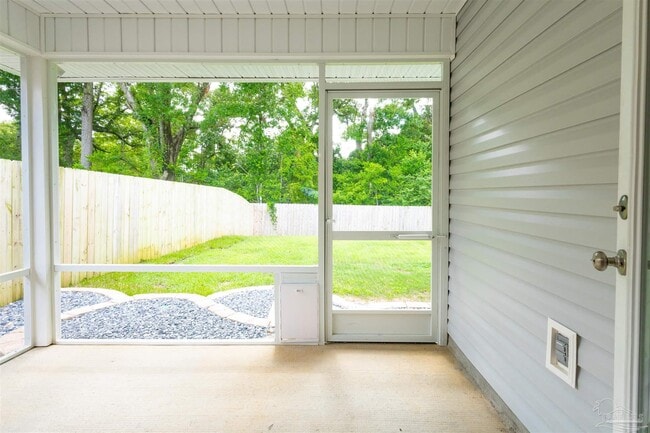 Building Photo - 975 Lovebird Ct