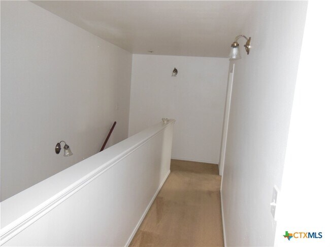 Building Photo - 1641 Kuehler Ave