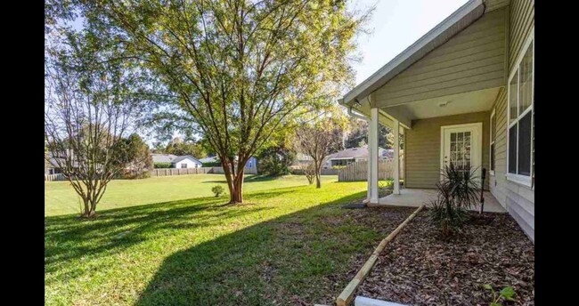 Building Photo - Bright and spacious home in Eagle Point!