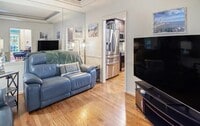 Building Photo - Historic building 2bedr 2bath Gorgeous home