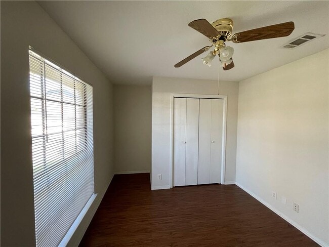 Building Photo - 407 Parkhill Cove