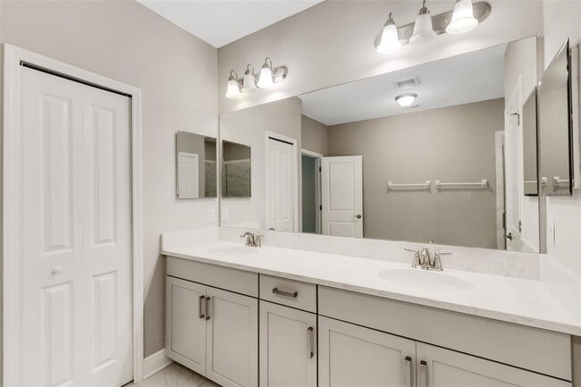 Building Photo - 5224 78th St Cir E