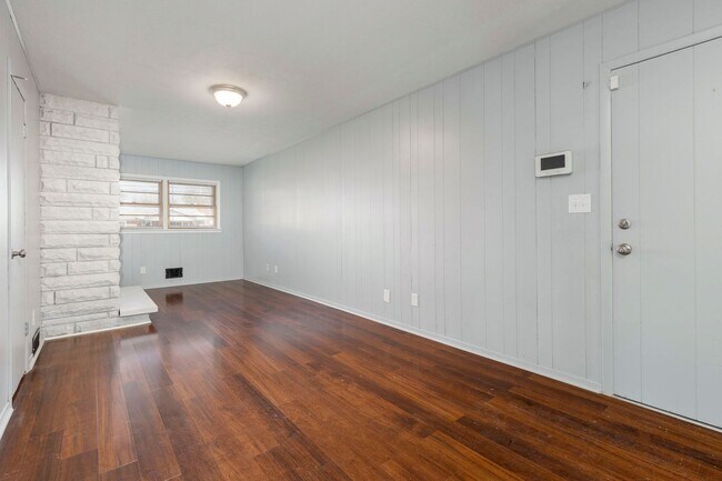 Building Photo - 1702 Bonnyville Blvd