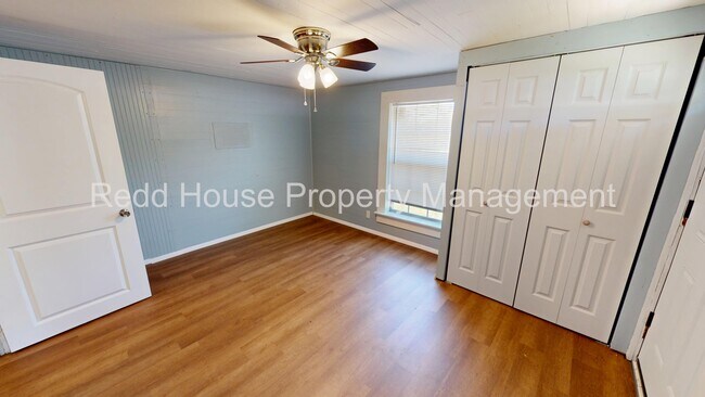 Building Photo - 103 Watkins St