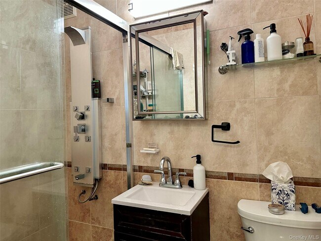 Building Photo - 102-10 66th Rd