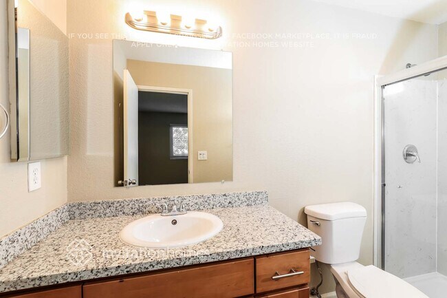 Building Photo - 1870 Woodglen Ln