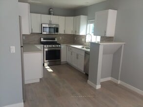 Building Photo - Estara Ave