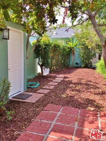 Private Backyard - 10572 1/2 Ayres Ave