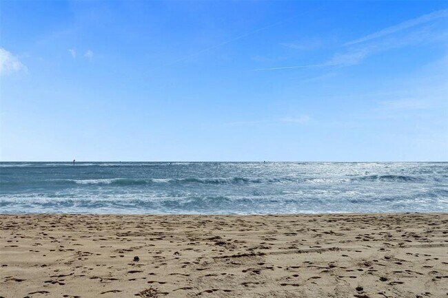 Building Photo - 3406 Robbins Rd