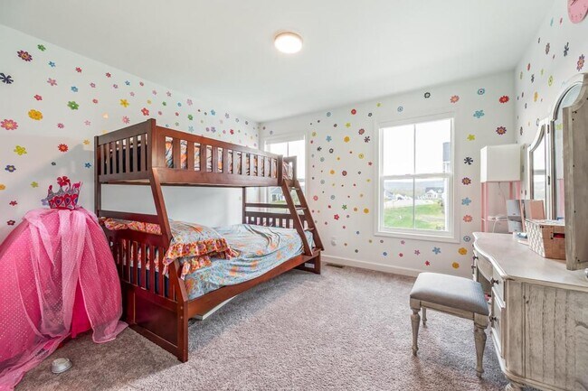 Building Photo - 2010 Coneflower Ln