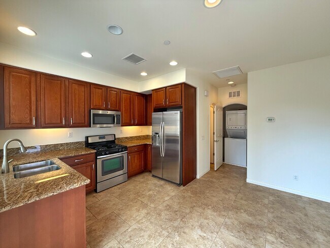 Building Photo - 1099 Buena Vista Way