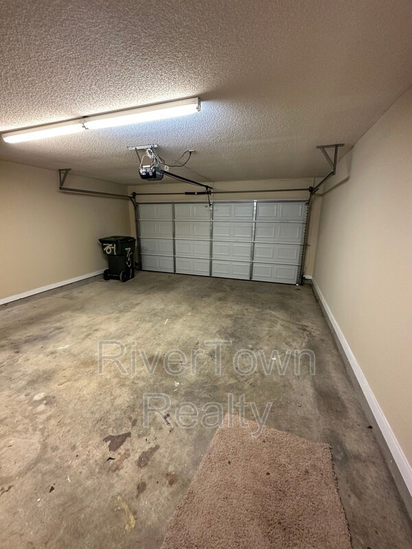 Building Photo - 751 N Sanga Rd
