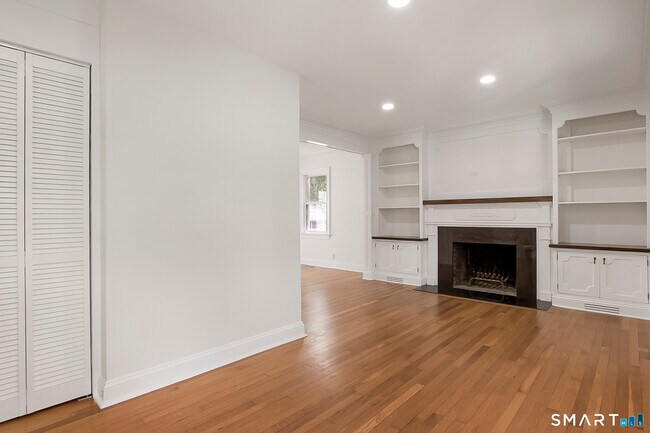 Building Photo - 125 Oaklawn Ave