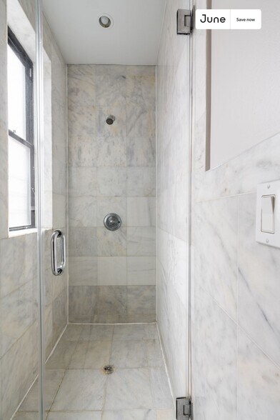 Building Photo - 826 9th Ave