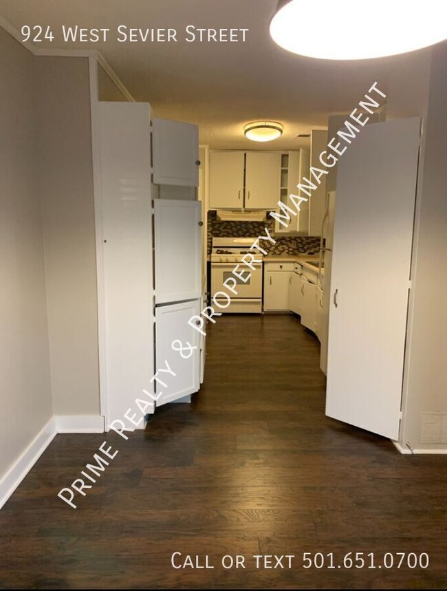 Building Photo - 924 W Sevier St