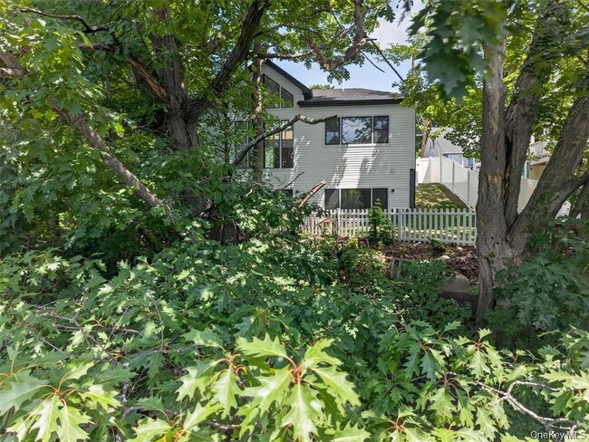 Building Photo - 117 Orchard St