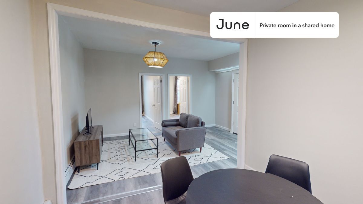 Building Photo - Room in Shared 3 bed/1 bath home in Ridgewood