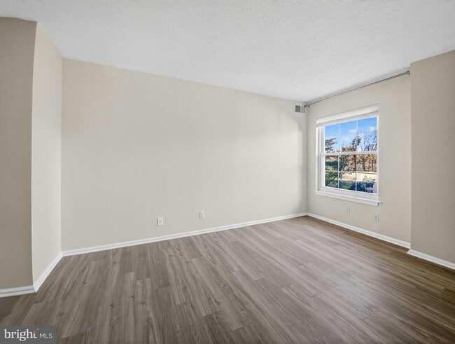 Building Photo - 7680 Tremayne Pl